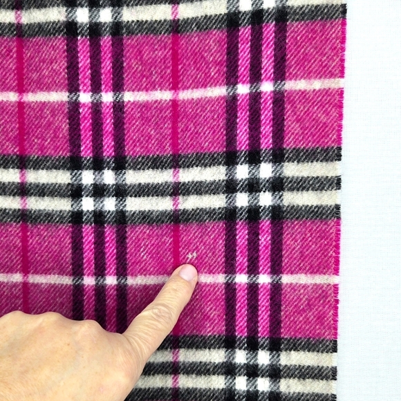 Authentic Burberry nova check scarf. Pink. - Picture 7 of 8